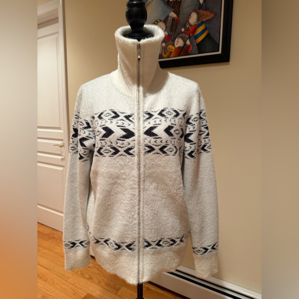 Belldini Cream and Black Teddy Jacket Warm Soft Stylish Ski Resort A Must ❤️